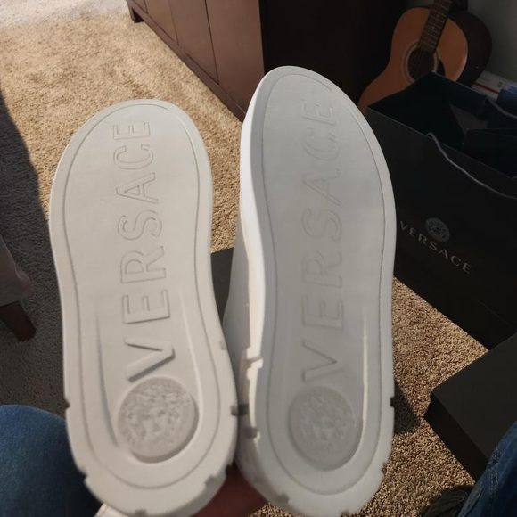 versace - Picture 4 of 7